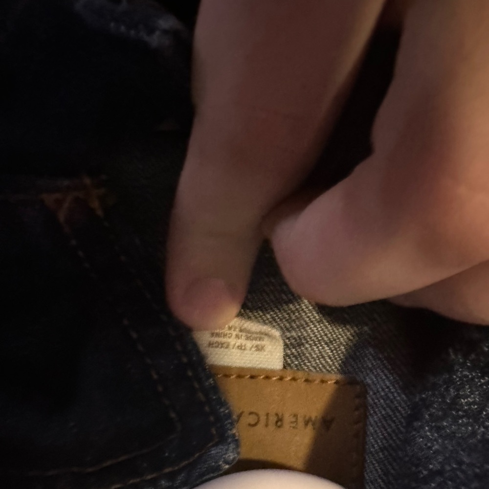 cute american eagle jean jacket !